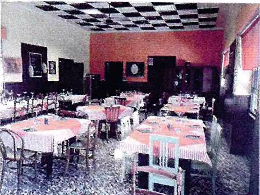 negozio in vendita a Sangiano
