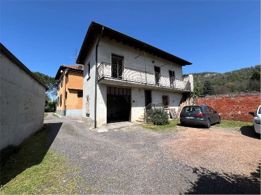 casa indipendente in vendita a Sangiano