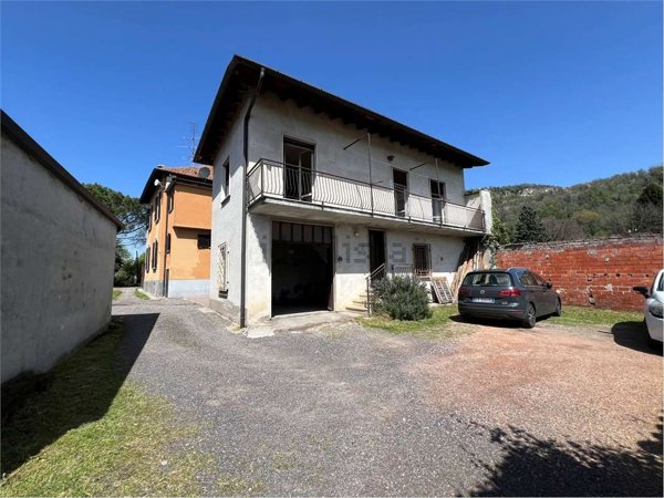 casa indipendente in vendita a Sangiano