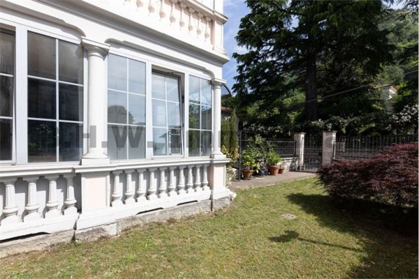 casa indipendente in vendita a Sangiano