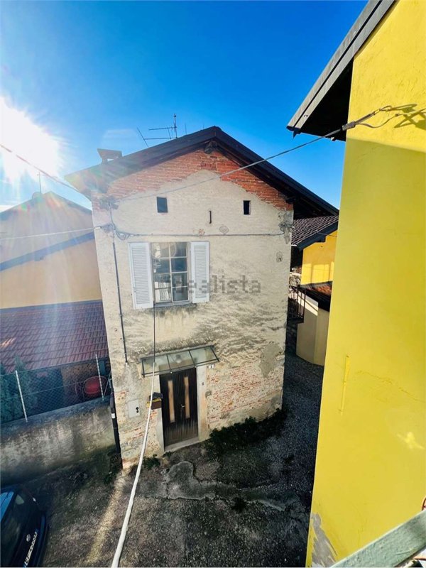 pentavano in vendita a Sangiano