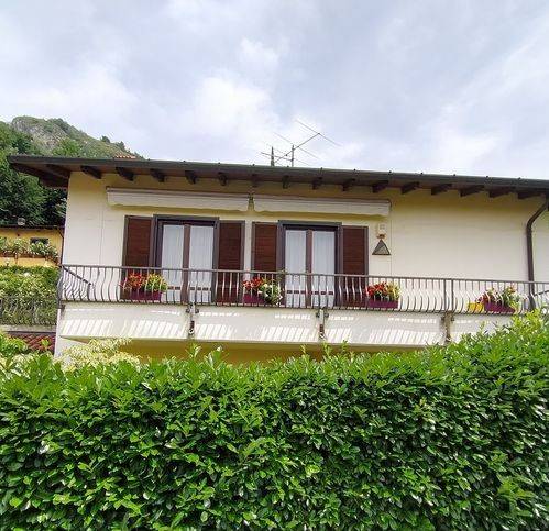 casa indipendente in vendita a Sangiano