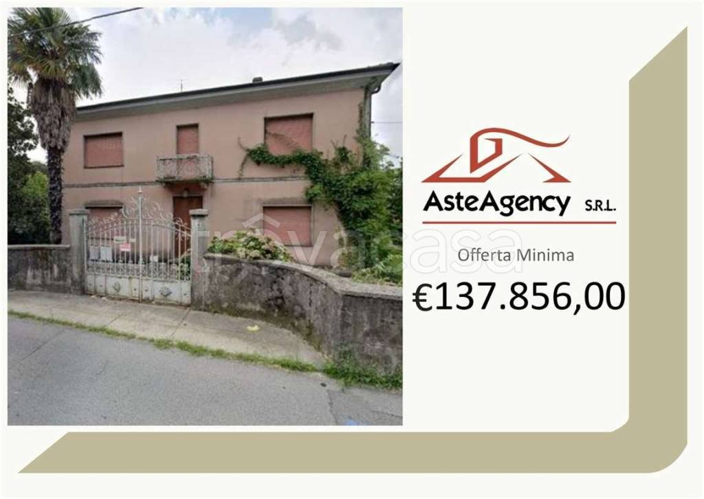 casa indipendente in vendita a Sangiano