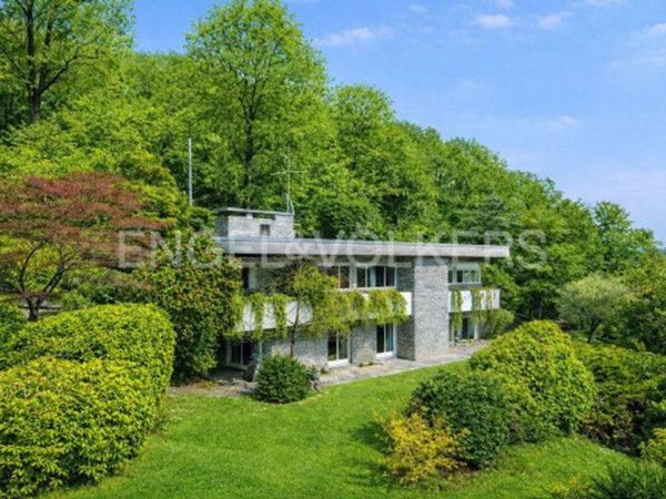 casa indipendente in vendita a Sangiano