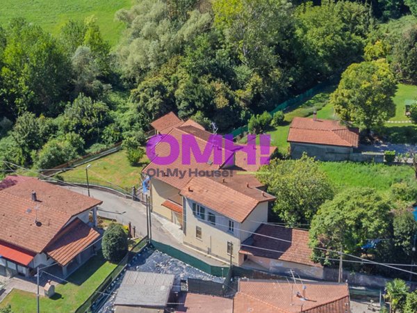 casa indipendente in vendita a Sangiano