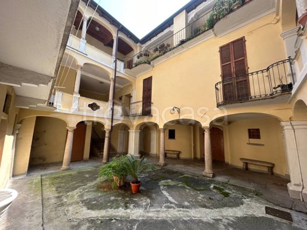 appartamento in vendita a Maccagno con Pino e Veddasca in zona Maccagno