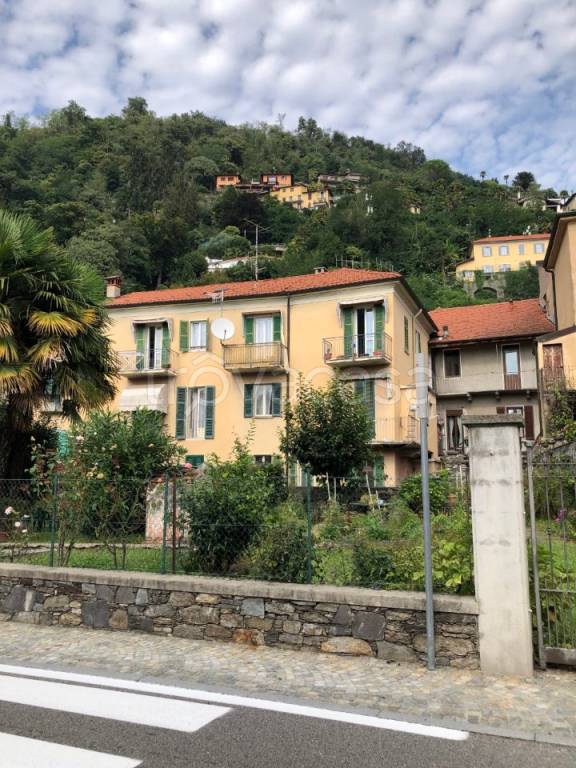 appartamento in vendita a Maccagno con Pino e Veddasca in zona Maccagno