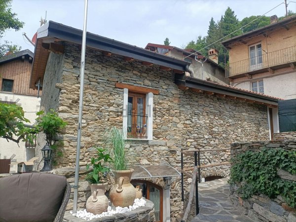 appartamento in vendita a Maccagno con Pino e Veddasca in zona Maccagno