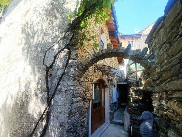 appartamento in vendita a Maccagno con Pino e Veddasca in zona Campagnano