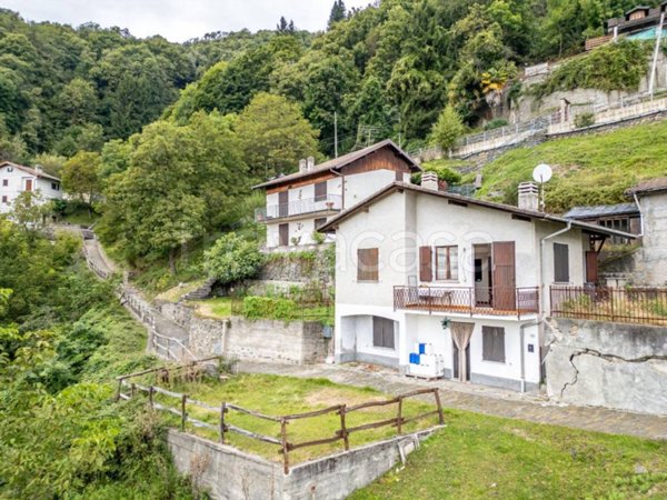 casa indipendente in vendita a Maccagno con Pino e Veddasca in zona Armio