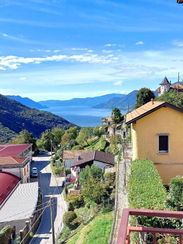 appartamento in vendita a Maccagno con Pino e Veddasca in zona Maccagno