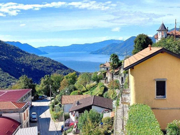 appartamento in vendita a Maccagno con Pino e Veddasca in zona Maccagno