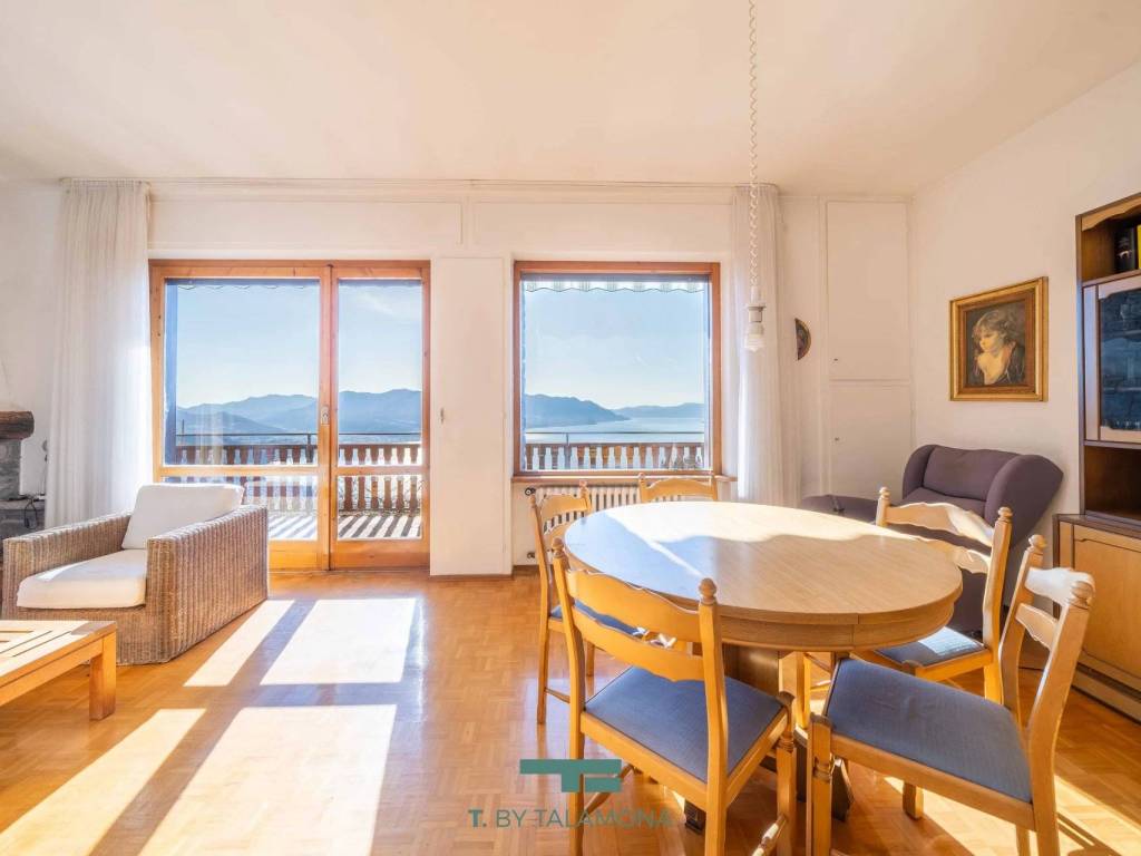 appartamento in vendita a Maccagno con Pino e Veddasca in zona Campagnano