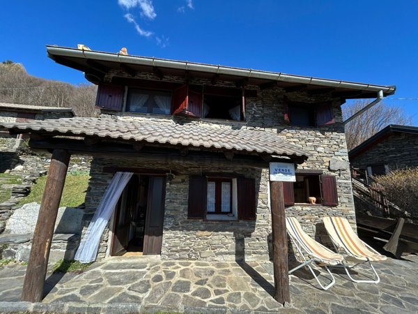 appartamento in vendita a Maccagno con Pino e Veddasca in zona Lozzo