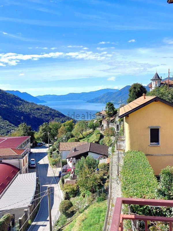 appartamento in vendita a Maccagno con Pino e Veddasca in zona Maccagno