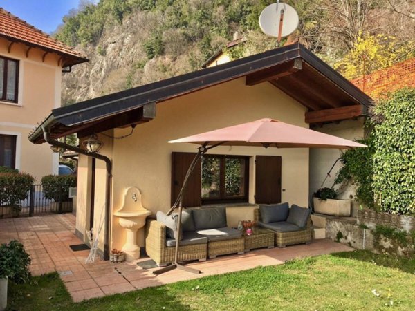 casa indipendente in vendita a Maccagno con Pino e Veddasca in zona Maccagno