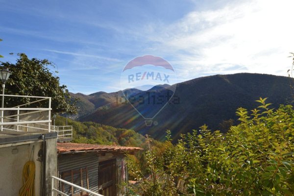 appartamento in vendita a Maccagno con Pino e Veddasca in zona Cadero