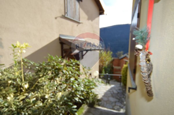 casa indipendente in vendita a Maccagno con Pino e Veddasca in zona Veddasca
