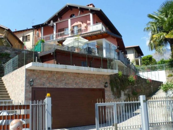 casa indipendente in vendita a Maccagno con Pino e Veddasca in zona Maccagno