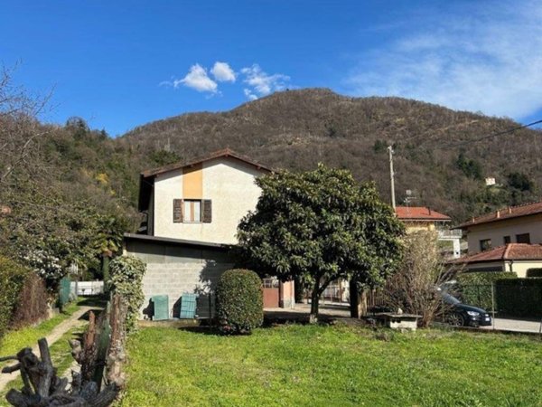 casa indipendente in vendita a Maccagno con Pino e Veddasca in zona Maccagno