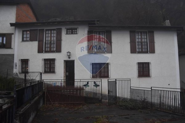 casa indipendente in vendita a Maccagno con Pino e Veddasca in zona Armio