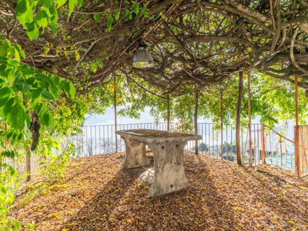 casa indipendente in vendita a Maccagno con Pino e Veddasca in zona Campagnano