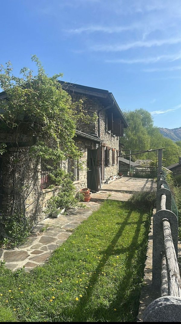 quadrivano in vendita a Maccagno con Pino e Veddasca in zona Biegno