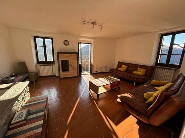 casa indipendente in vendita a Maccagno con Pino e Veddasca in zona Garabiolo