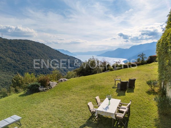 casa indipendente in vendita a Maccagno con Pino e Veddasca in zona Maccagno