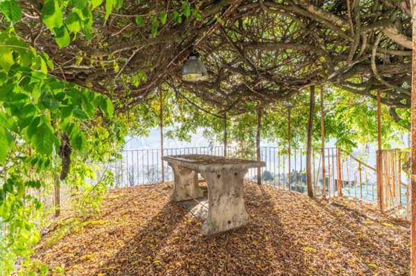 casa indipendente in vendita a Maccagno con Pino e Veddasca in zona Campagnano