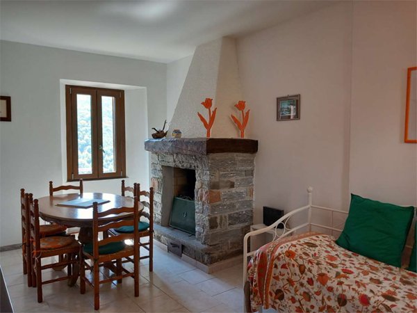 casa indipendente in vendita a Maccagno con Pino e Veddasca in zona Garabiolo