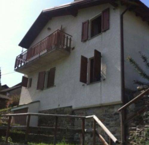 casa indipendente in vendita a Maccagno con Pino e Veddasca in zona Maccagno