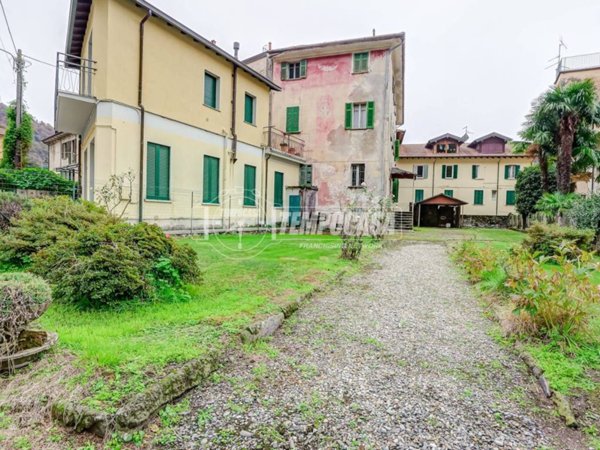 casa indipendente in vendita a Maccagno con Pino e Veddasca in zona Maccagno