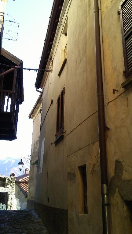 casa indipendente in vendita a Maccagno con Pino e Veddasca