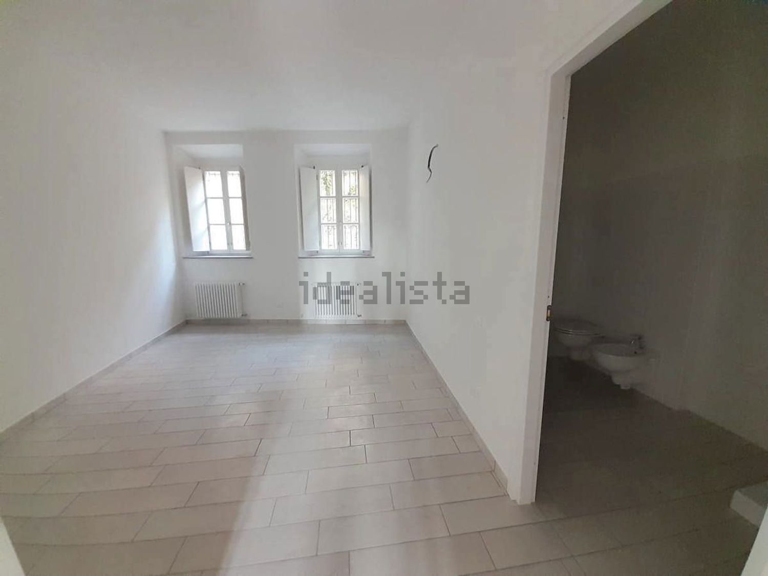 appartamento in vendita a Maccagno con Pino e Veddasca in zona Maccagno