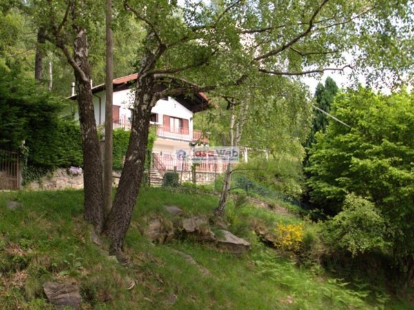 casa indipendente in vendita a Maccagno con Pino e Veddasca
