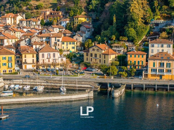 appartamento in vendita a Maccagno con Pino e Veddasca in zona Maccagno