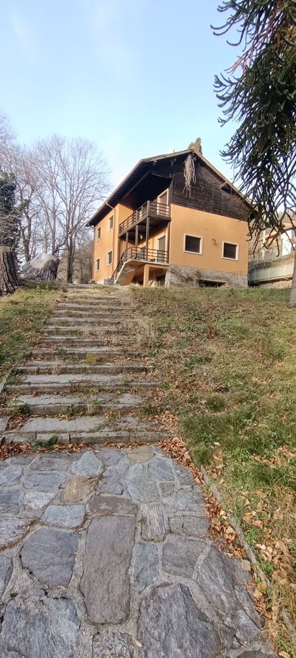 casa indipendente in vendita a Maccagno con Pino e Veddasca in zona Musignano