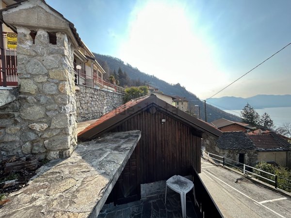 appartamento in vendita a Maccagno con Pino e Veddasca in zona Sarangio