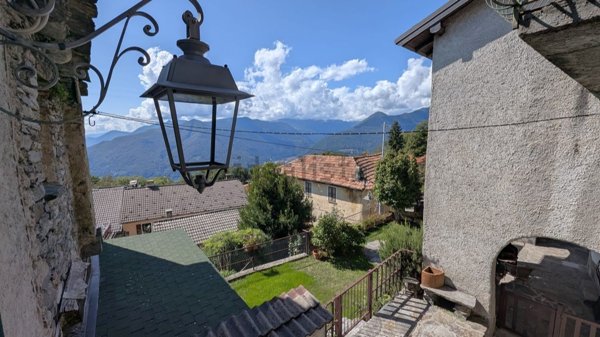 appartamento in vendita a Maccagno con Pino e Veddasca in zona Musignano