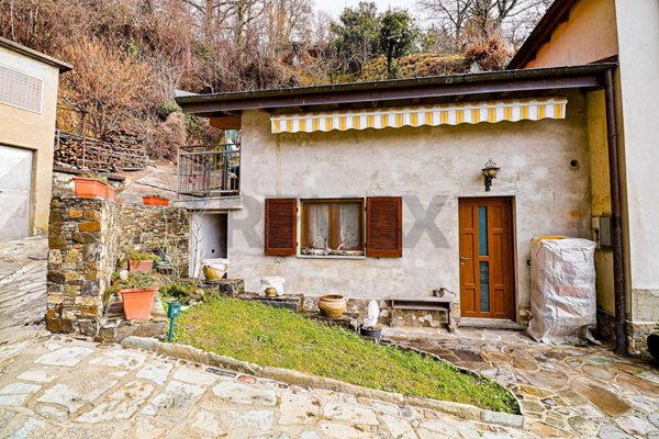 casa indipendente in vendita a Maccagno con Pino e Veddasca in zona Maccagno