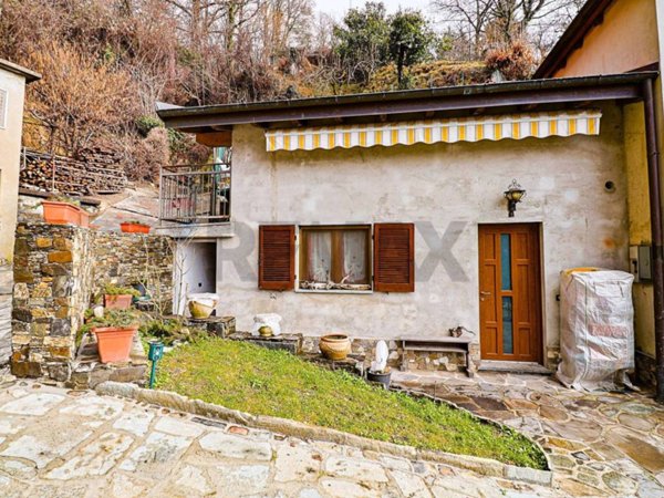 casa indipendente in vendita a Maccagno con Pino e Veddasca in zona Maccagno