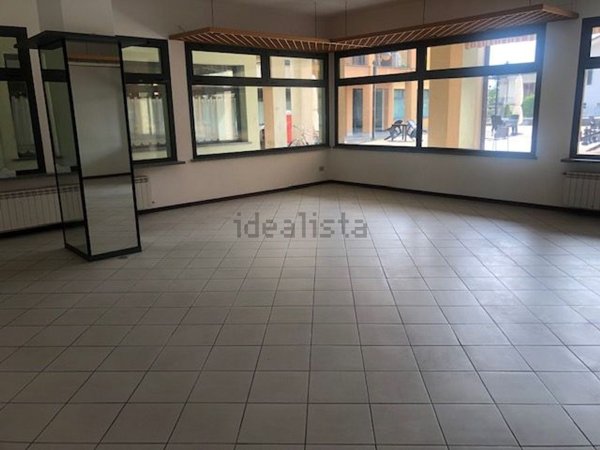 ufficio in vendita a Maccagno con Pino e Veddasca