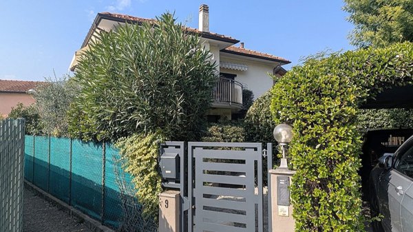 appartamento in vendita a Maccagno con Pino e Veddasca in zona Maccagno
