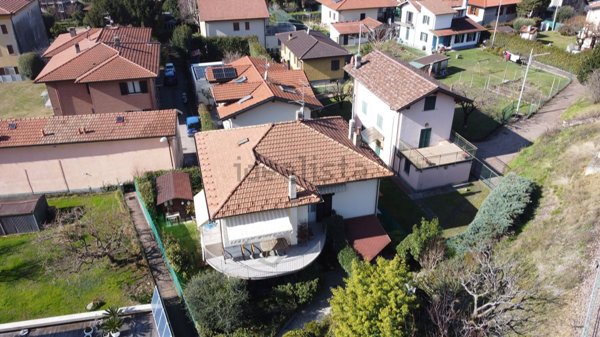 appartamento in vendita a Maccagno con Pino e Veddasca in zona Maccagno