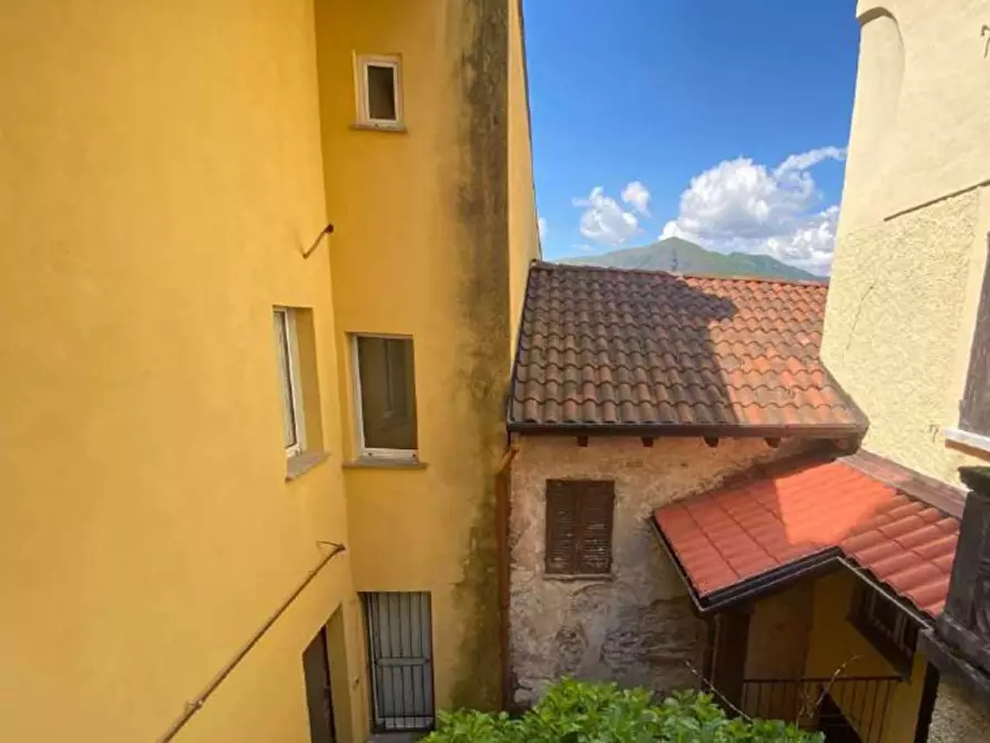 appartamento in vendita a Maccagno con Pino e Veddasca in zona Orascio