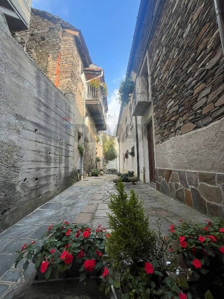 quadrivano in vendita a Maccagno con Pino e Veddasca in zona Veddasca