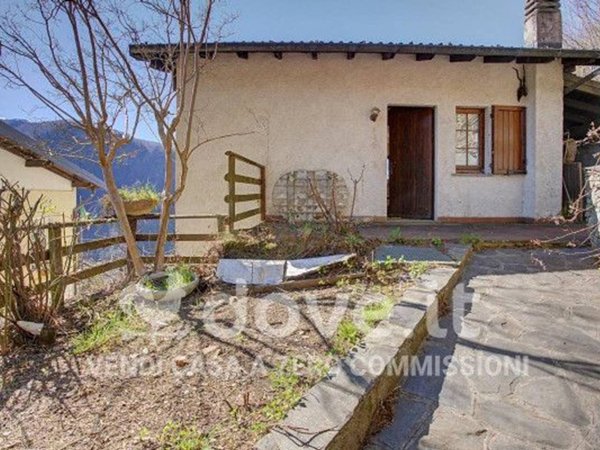 casa indipendente in vendita a Maccagno con Pino e Veddasca in zona Maccagno