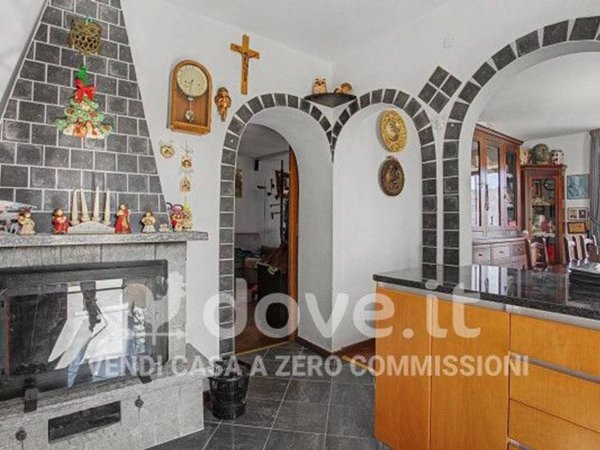 casa indipendente in vendita a Maccagno con Pino e Veddasca