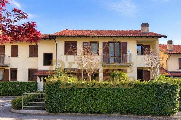 appartamento in vendita a Maccagno con Pino e Veddasca in zona Maccagno